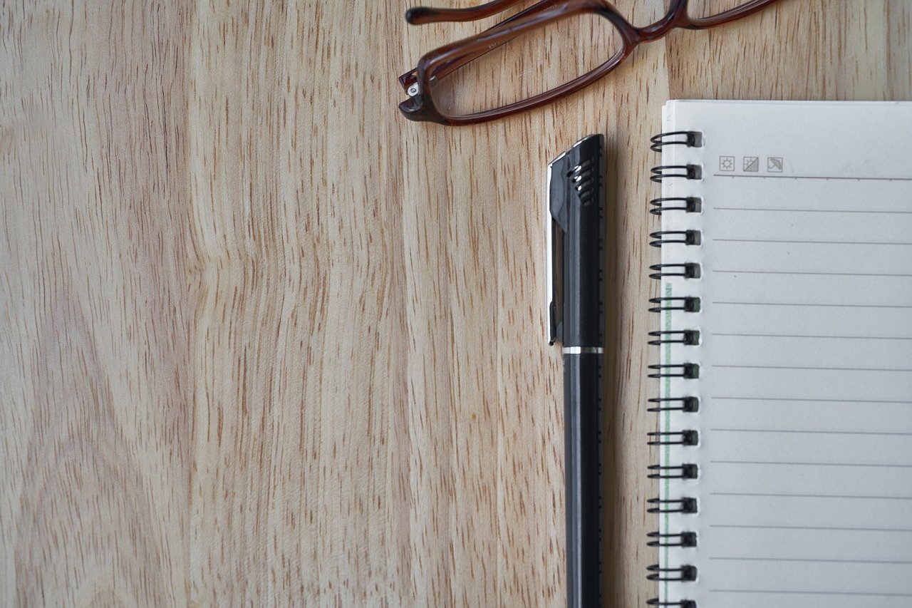 notebook, pen, glasses-2672467.jpg